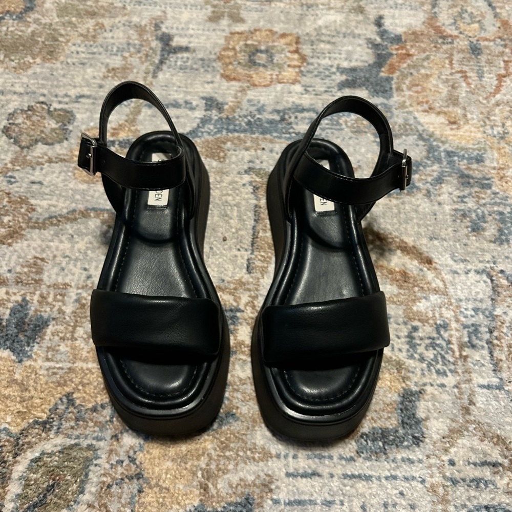 Steve Madden platform sandal